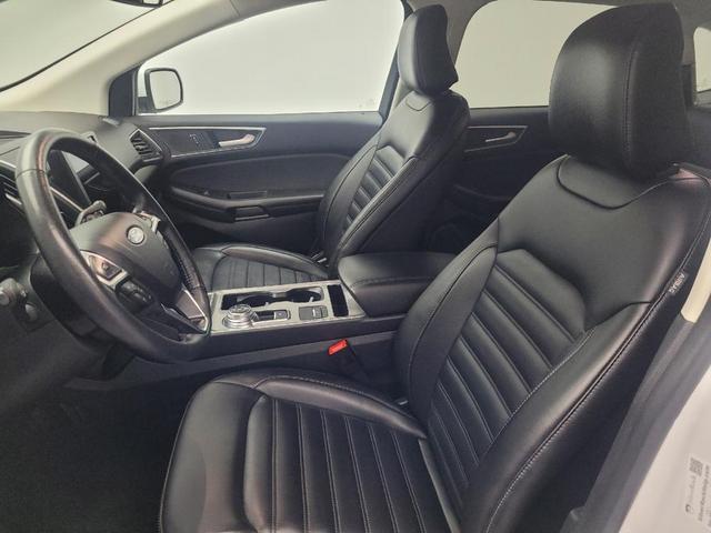Photo of 2024 White Ford Edge