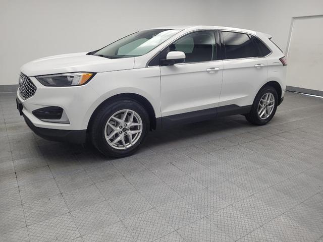 Photo of 2024 White Ford Edge