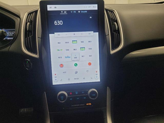 Photo of 2024 White Ford Edge