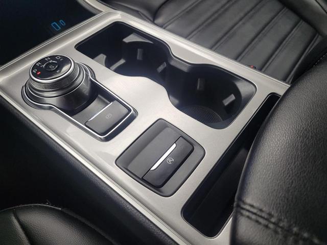 Photo of 2024 White Ford Edge