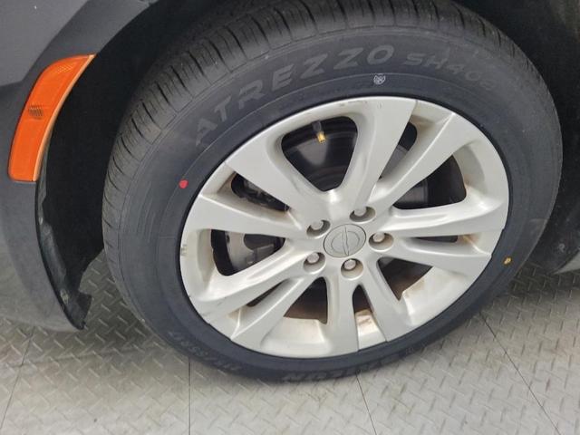Photo of 2016 Black Chrysler 200