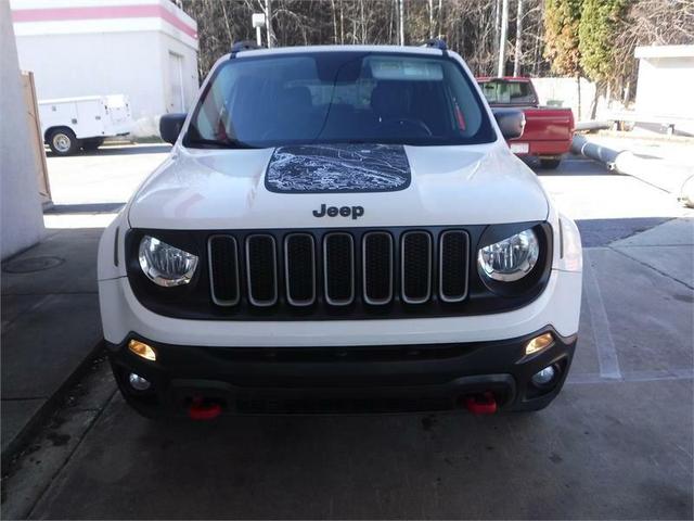 Photo of 2017 White Jeep Renegade