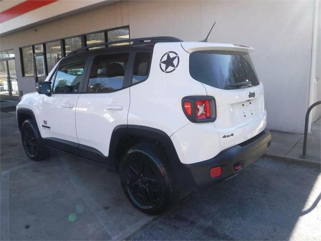 Photo of 2017 White Jeep Renegade