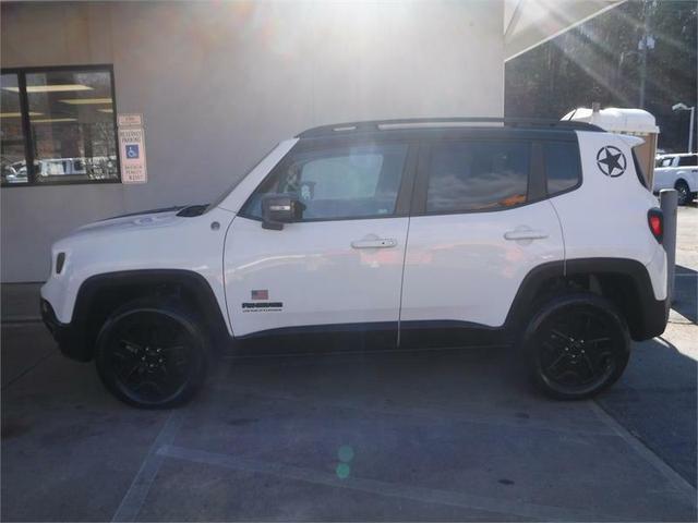 Photo of 2017 White Jeep Renegade