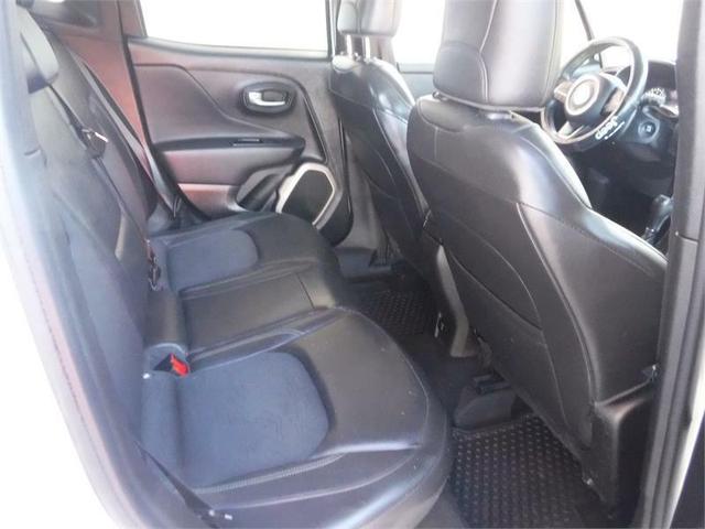 Photo of 2017 White Jeep Renegade