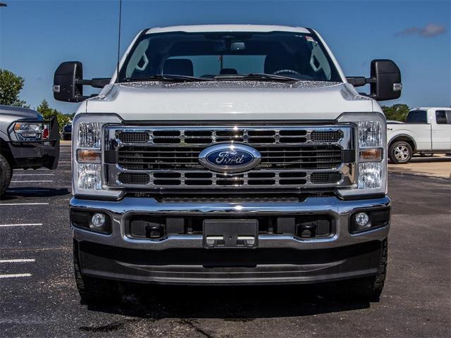 Photo of 2023 Oxford White Ford F-250