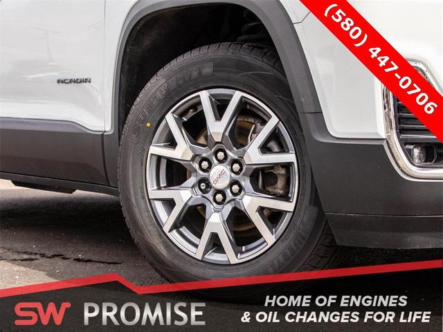 Photo of 2023 Summit White GMC Acadia