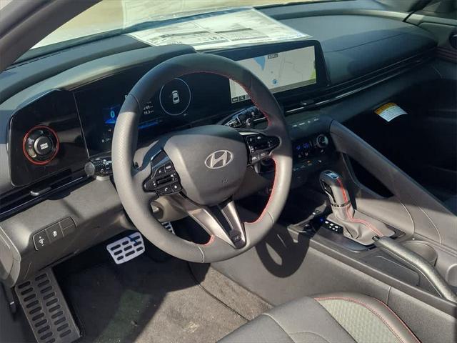 Photo of 2025 Atlas White Hyundai ELANTRA