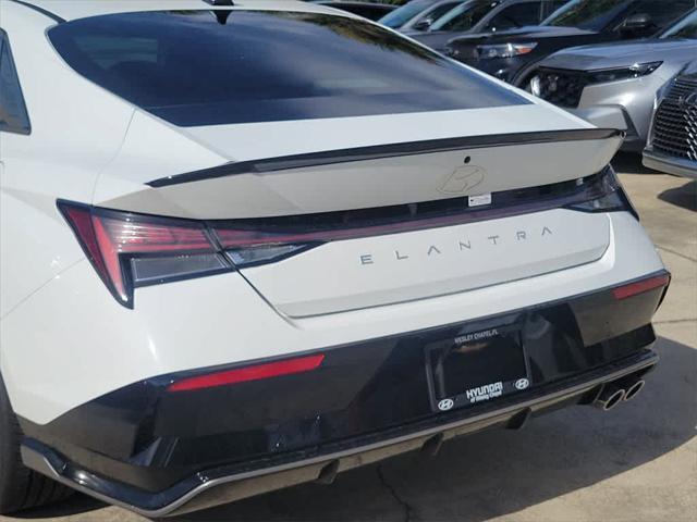 Photo of 2025 Atlas White Hyundai ELANTRA