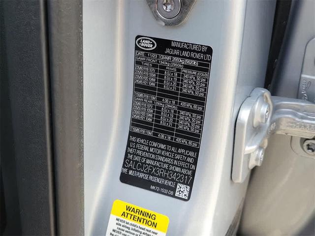Photo of 2024 Silver Land Rover Discovery Sport