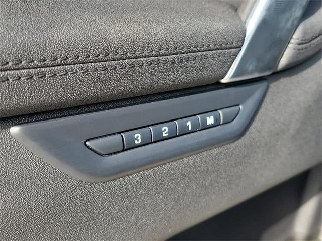 Photo of 2024 Silver Land Rover Discovery Sport