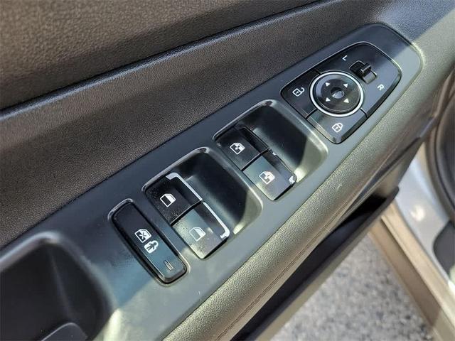 Photo of 2023 Shimmering Silver Hyundai SANTA FE