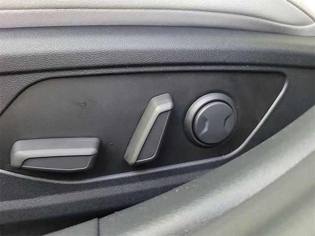 Photo of 2025 Serenity White Hyundai ELANTRA