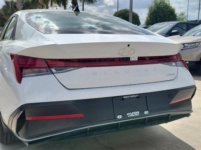 Photo of 2025 Serenity White Hyundai ELANTRA