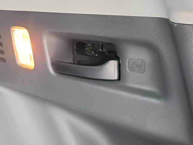 Photo of 2022 Crystal Black Pearl Honda CR-V