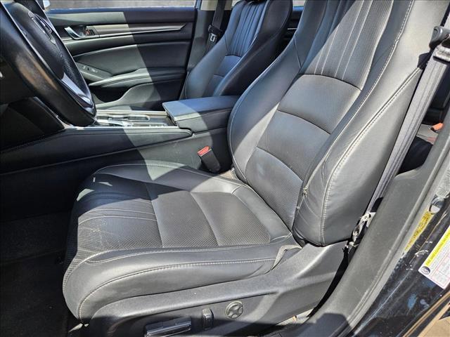 Photo of 2022 Crystal Black Pearl Honda Accord