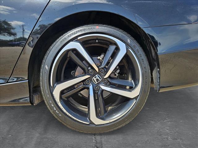 Photo of 2022 Crystal Black Pearl Honda Accord