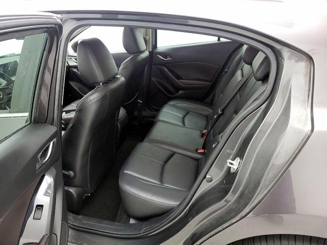 Photo of 2018 Gray Mazda Mazda3