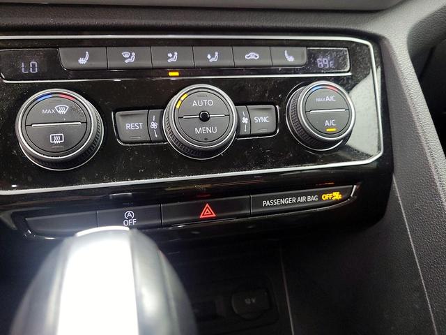Photo of 2022 Silver Volkswagen Atlas