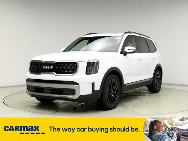 Photo of 2023 White Kia Telluride