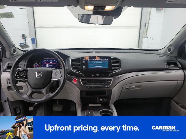 Photo of 2021 Silver Honda Pilot