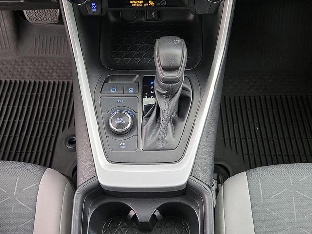 Photo of 2021 Silver Toyota RAV4 Hybrid