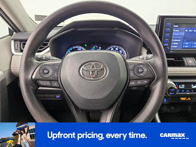 Photo of 2021 Silver Toyota RAV4 Hybrid