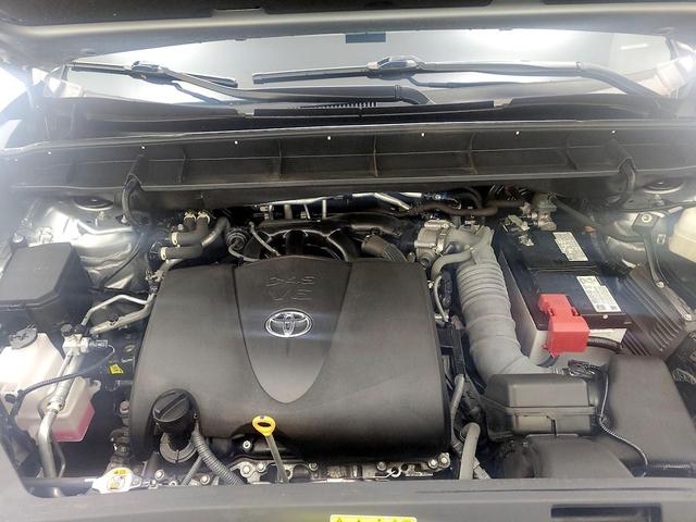 Photo of 2022 Silver Toyota Highlander