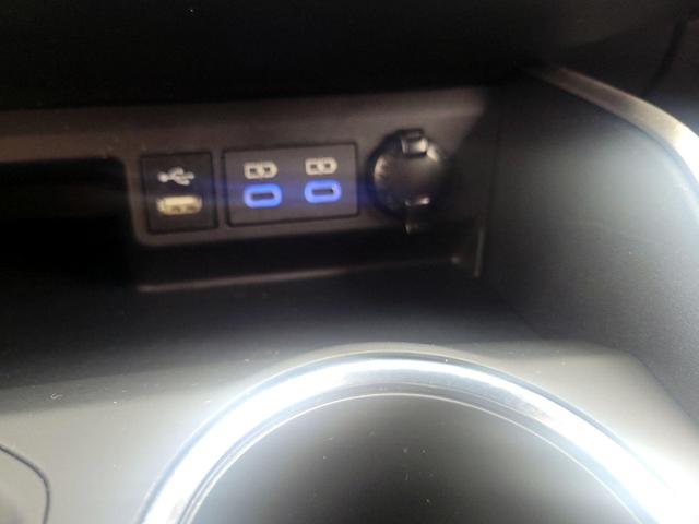 Photo of 2022 Silver Toyota Highlander