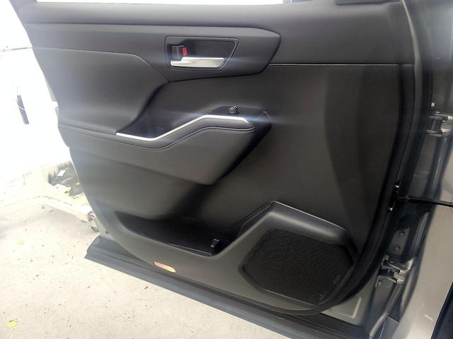 Photo of 2022 Silver Toyota Highlander