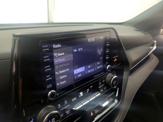 Photo of 2022 Silver Toyota Highlander