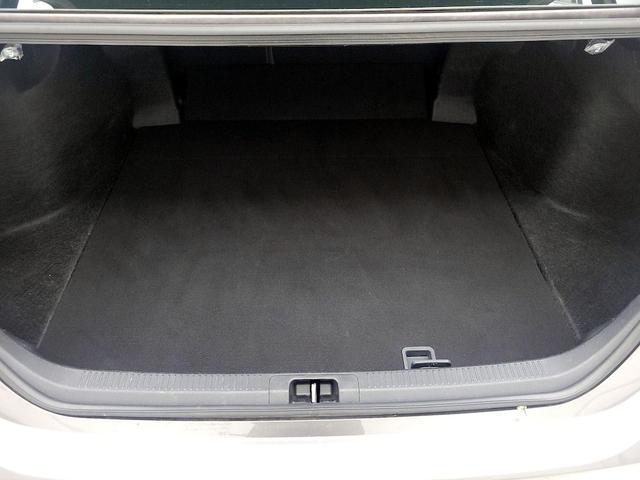 Photo of 2019 Gray Toyota Camry