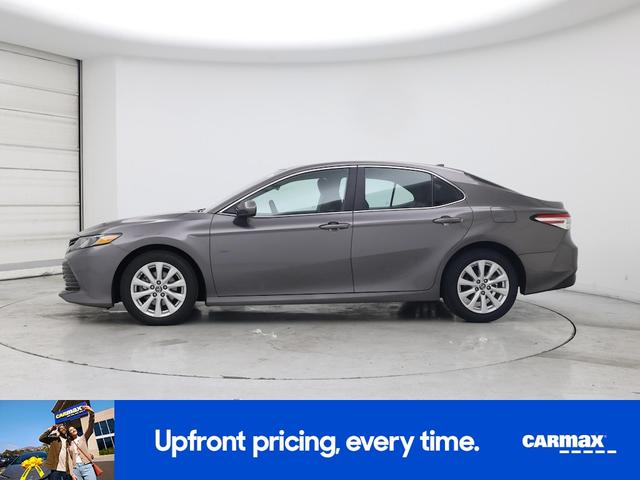 Photo of 2019 Gray Toyota Camry
