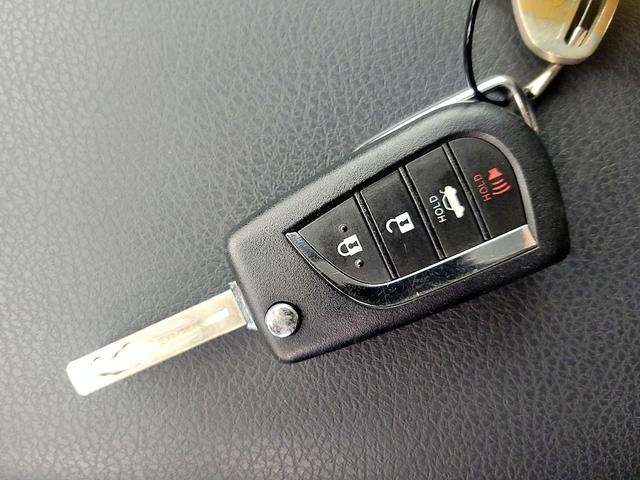 Photo of 2019 Gray Toyota Camry