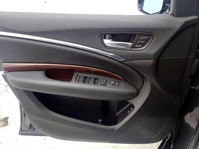 Photo of 2016 Black Acura MDX