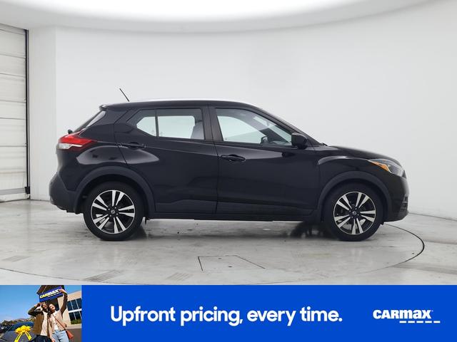 Photo of 2020 Black Nissan Kicks