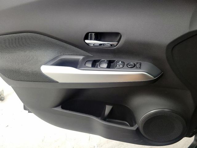 Photo of 2020 Black Nissan Kicks
