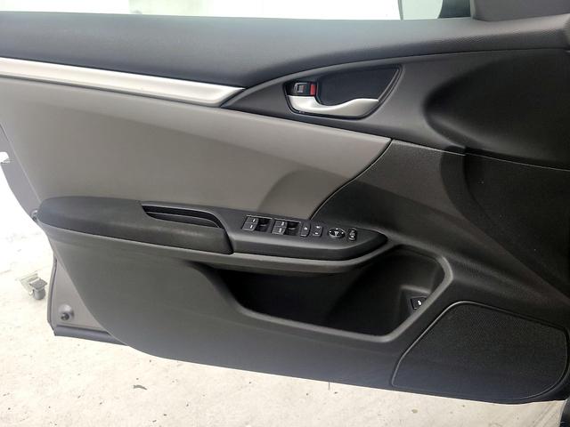 Photo of 2018 Gray Honda Civic