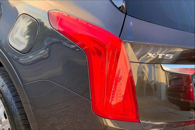 Photo of 2018 Dark Granite Metallic Cadillac XT5