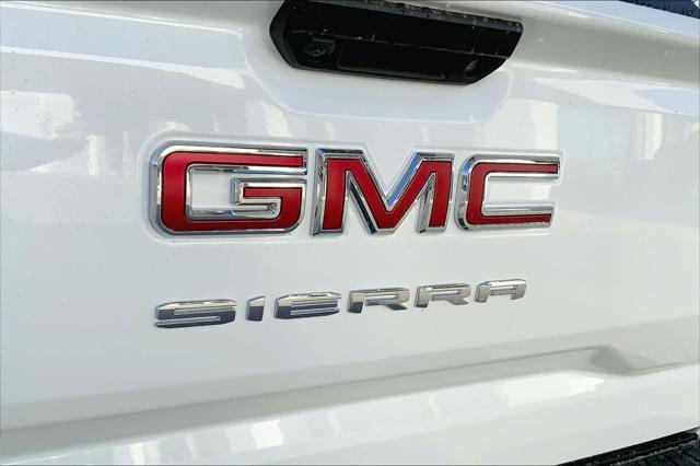 Photo of 2025 Summit White GMC Sierra 1500