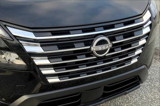 Photo of 2024 Super Black Nissan Rogue
