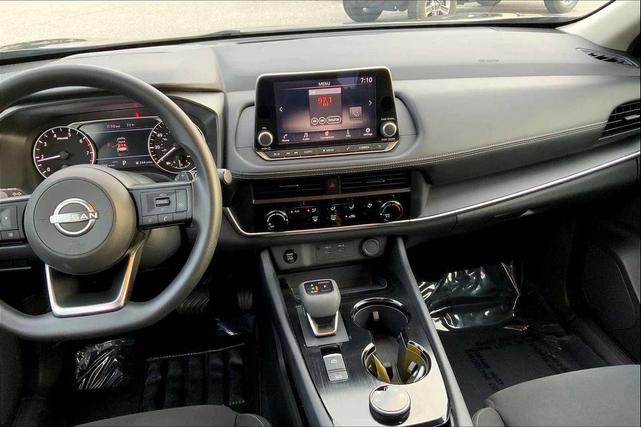 Photo of 2024 Super Black Nissan Rogue