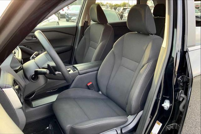 Photo of 2024 Super Black Nissan Rogue