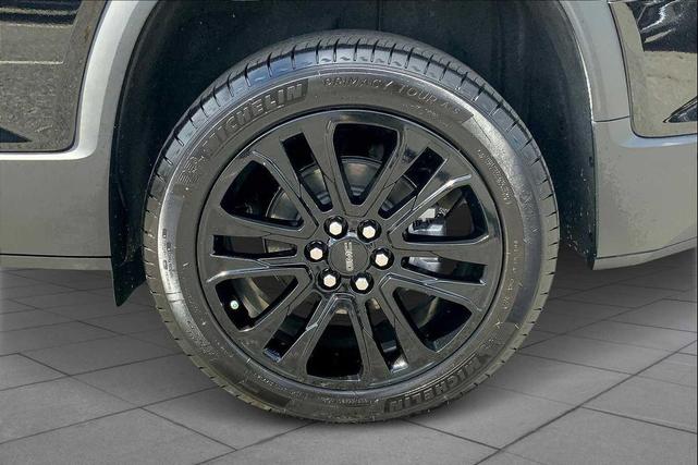 Photo of 2023 Ebony Twilight Metallic GMC Acadia