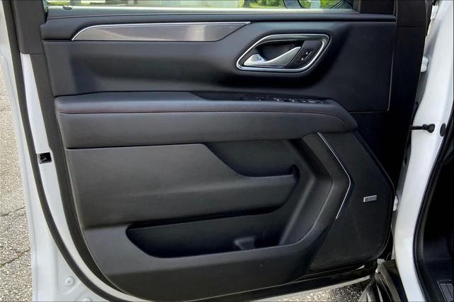 Photo of 2024 Summit White Chevrolet Suburban