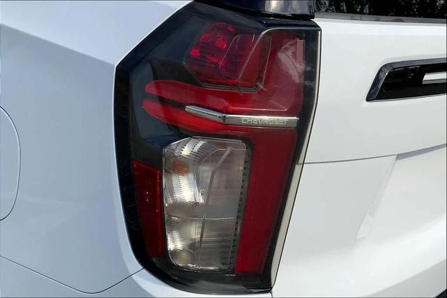 Photo of 2024 Summit White Chevrolet Suburban