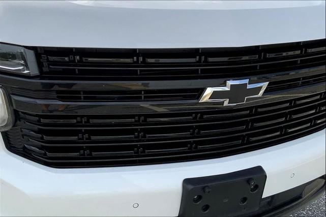 Photo of 2024 Summit White Chevrolet Suburban