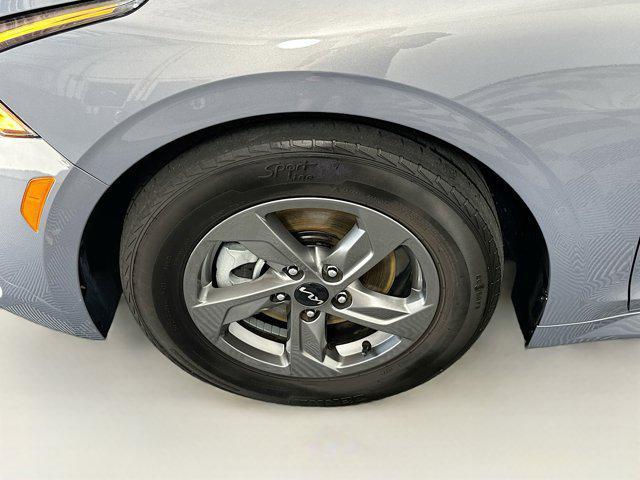 Photo of 2023 Everlasting Silver Kia K5