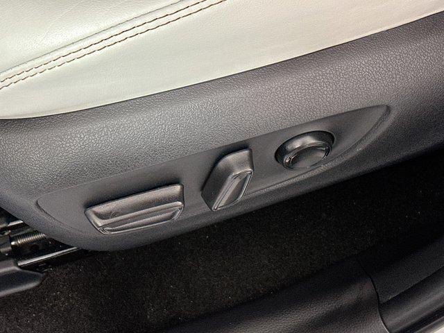 Photo of 2023 White Toyota RAV4