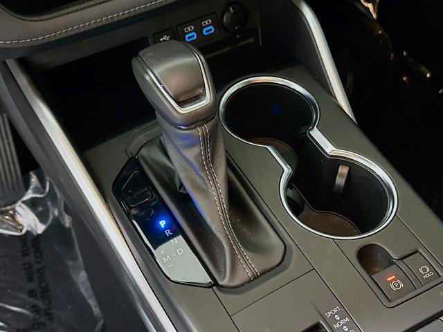Photo of 2022 Moon Dust Toyota Highlander